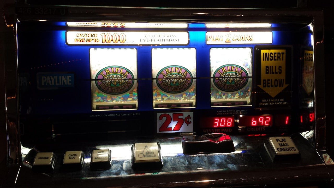 Live Baccarat Real Dealer ကာဒ်ဖြန့်နေပုံ HD Streaming